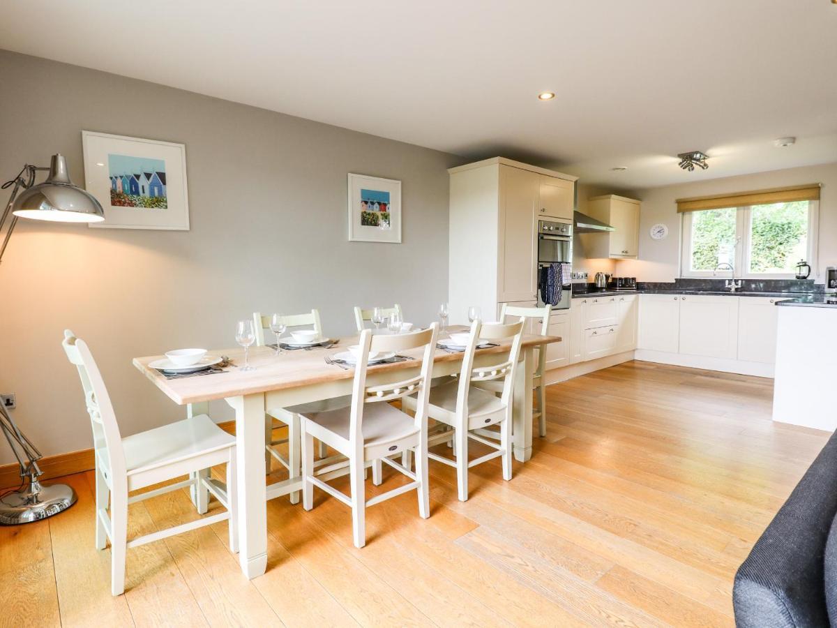 Swandown, 20 Poldon Villa Chard Ngoại thất bức ảnh
